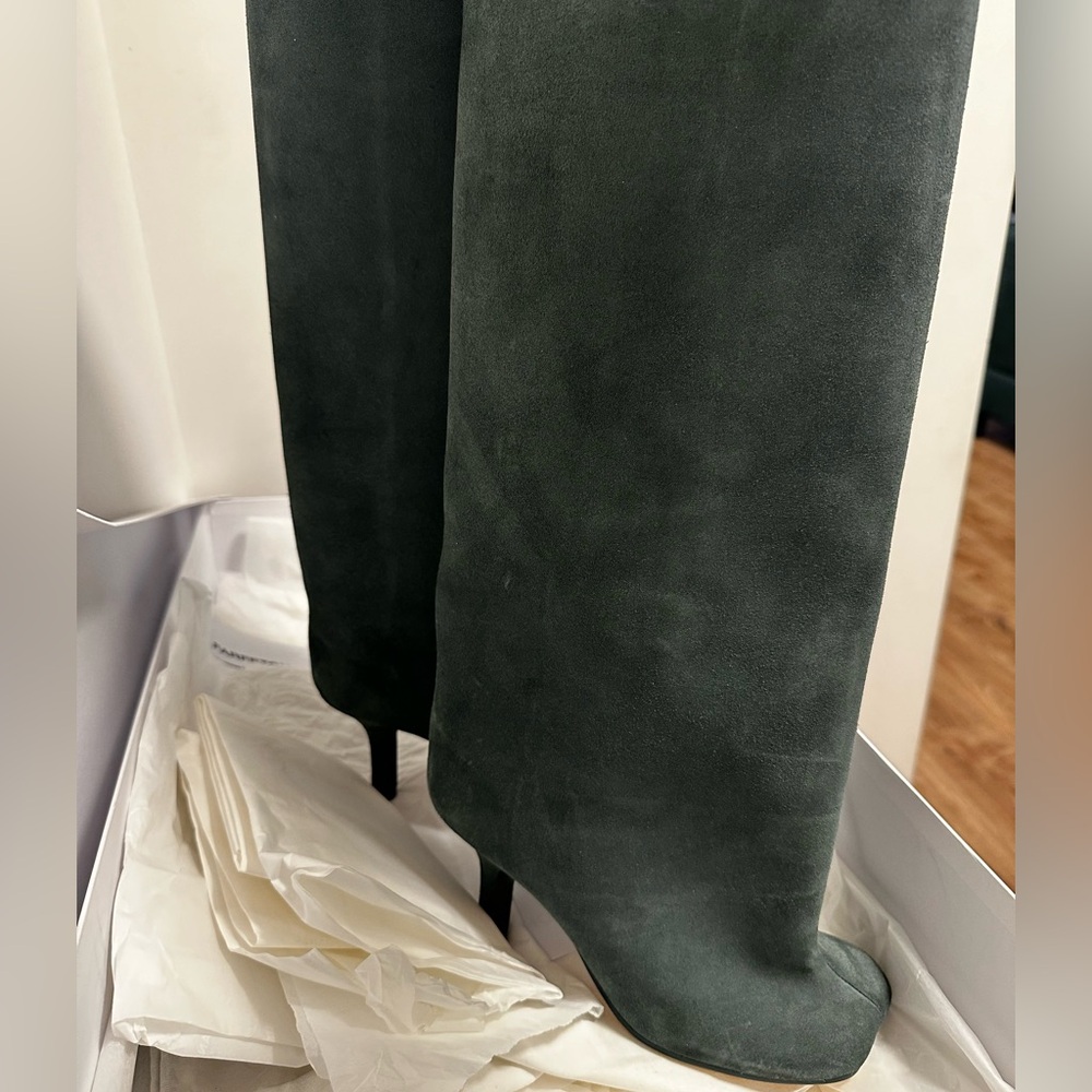 Boots wore for 30 minutes